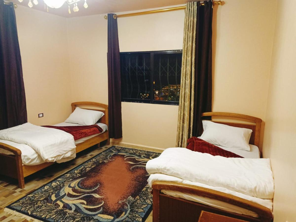 Jordanian Baity Apartment ワディ・ムーサ エクステリア 写真